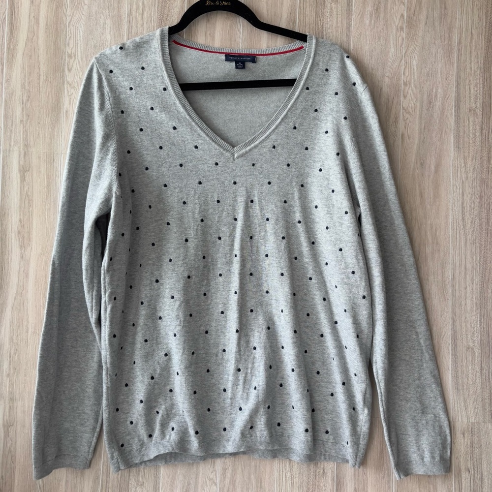 Tommy Hilfiger women’s Gray V-Neck Sweater with Polka Dots